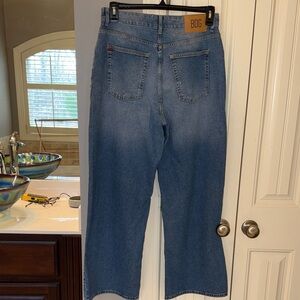 BDG Women's Relaxed Fit Jeans in Light Blue